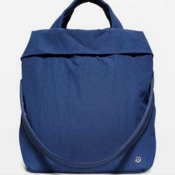 lululemon athletica Handbags - Lululemon on my level tote